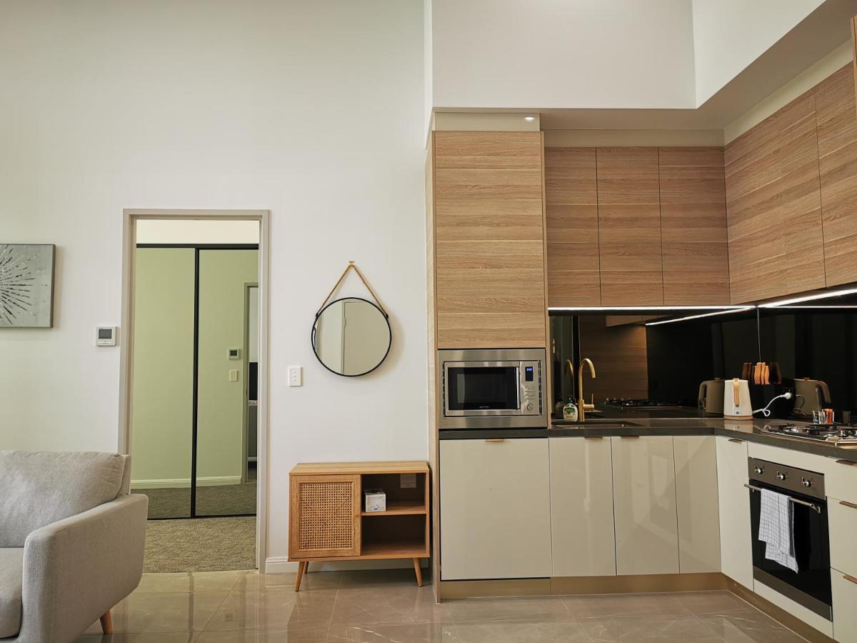 Surfers Paradise New Beachfront Apartments Голд-Кост Экстерьер фото