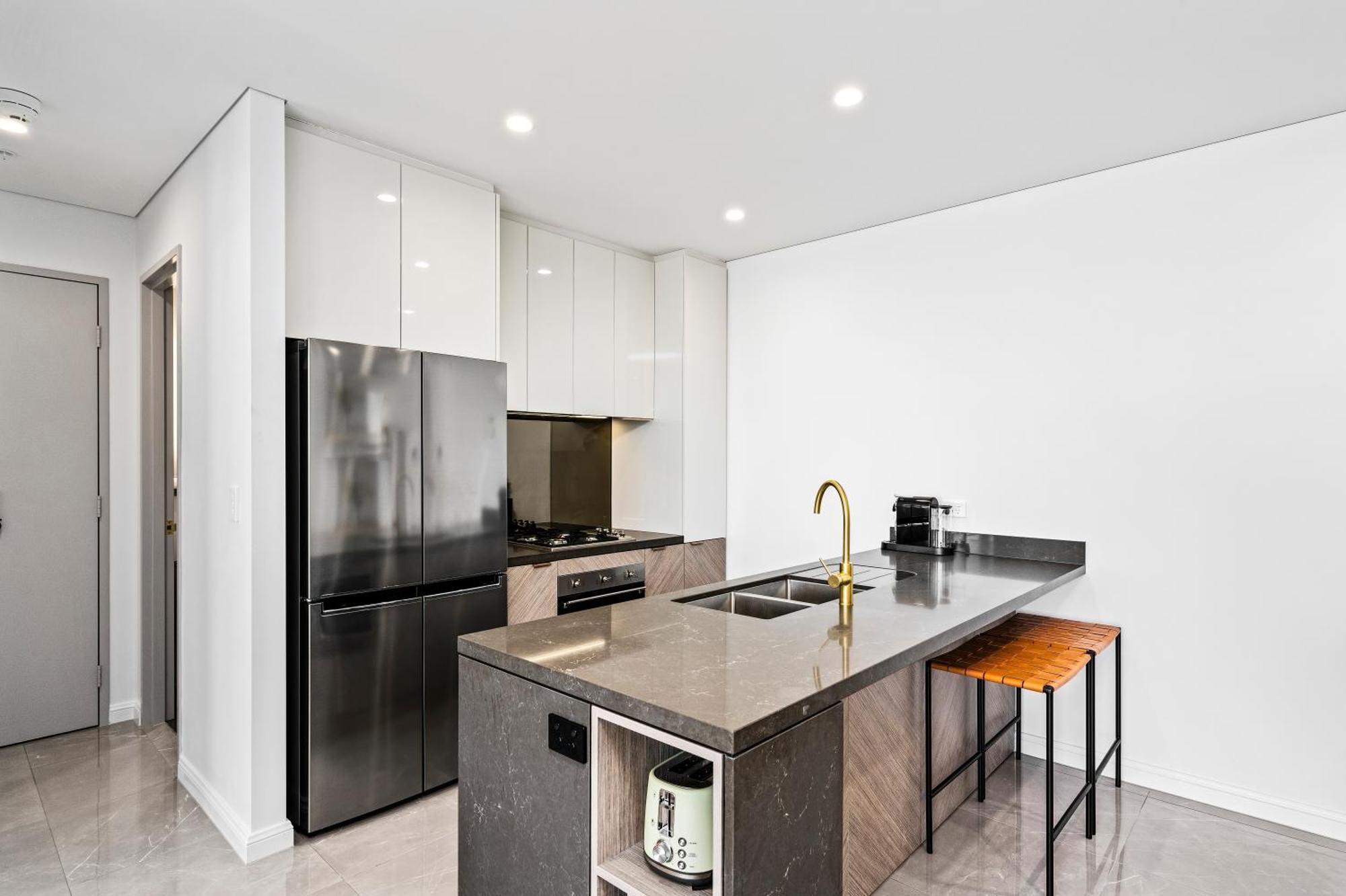 Surfers Paradise New Beachfront Apartments Голд-Кост Экстерьер фото