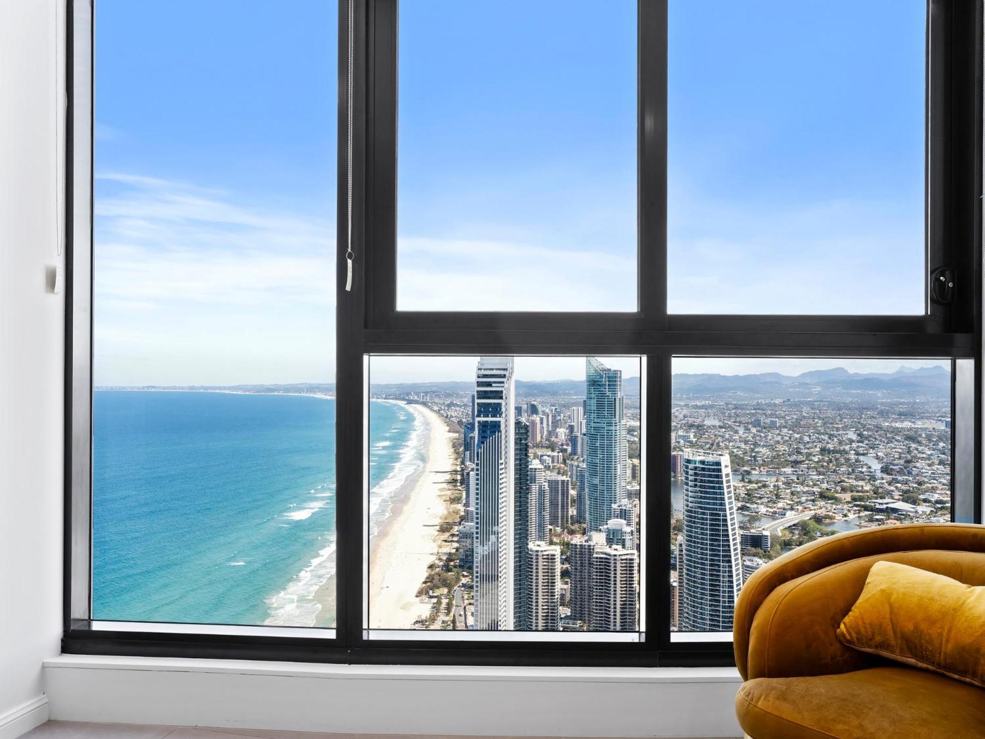 Surfers Paradise New Beachfront Apartments Голд-Кост Номер фото