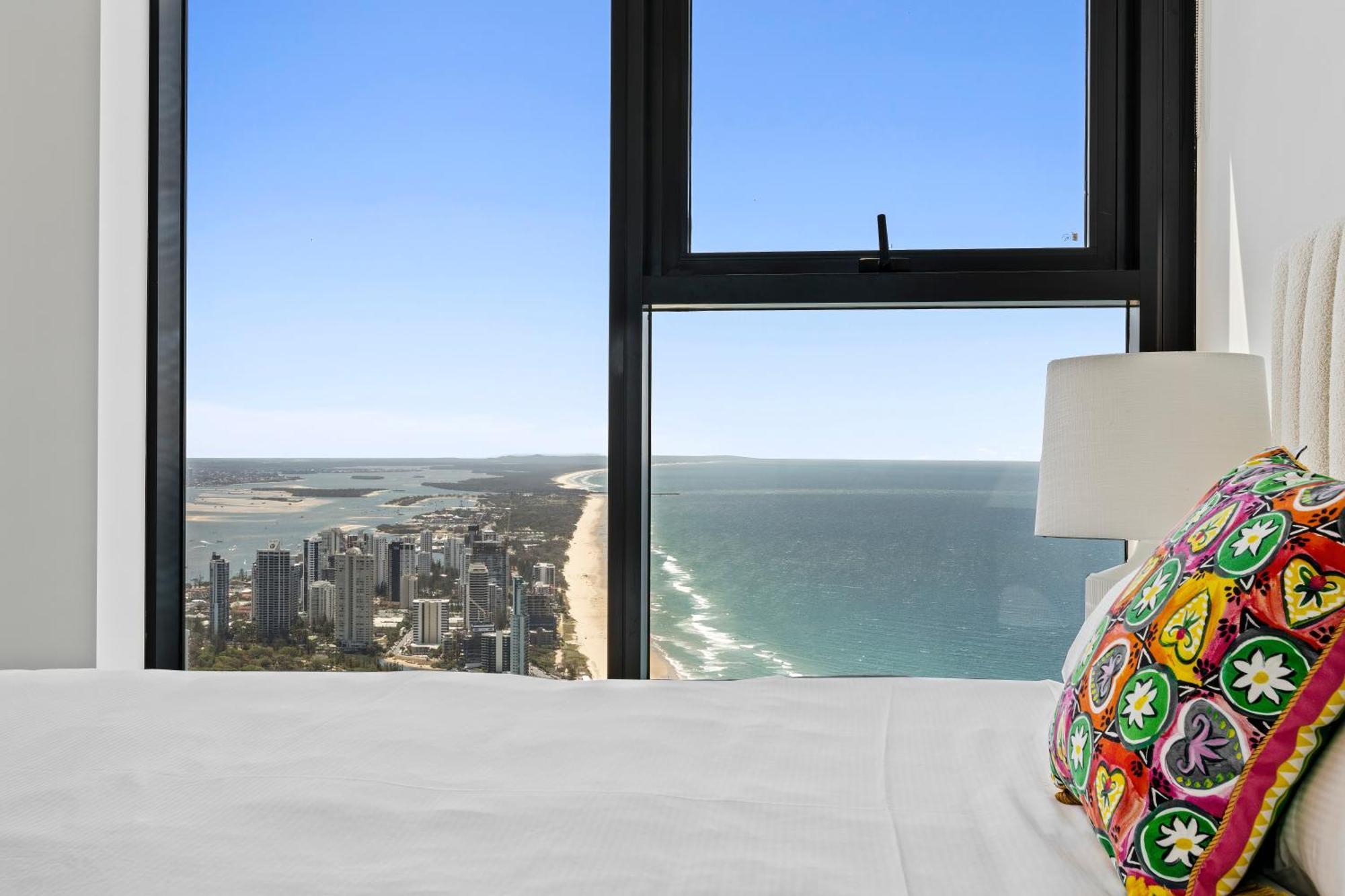 Surfers Paradise New Beachfront Apartments Голд-Кост Экстерьер фото