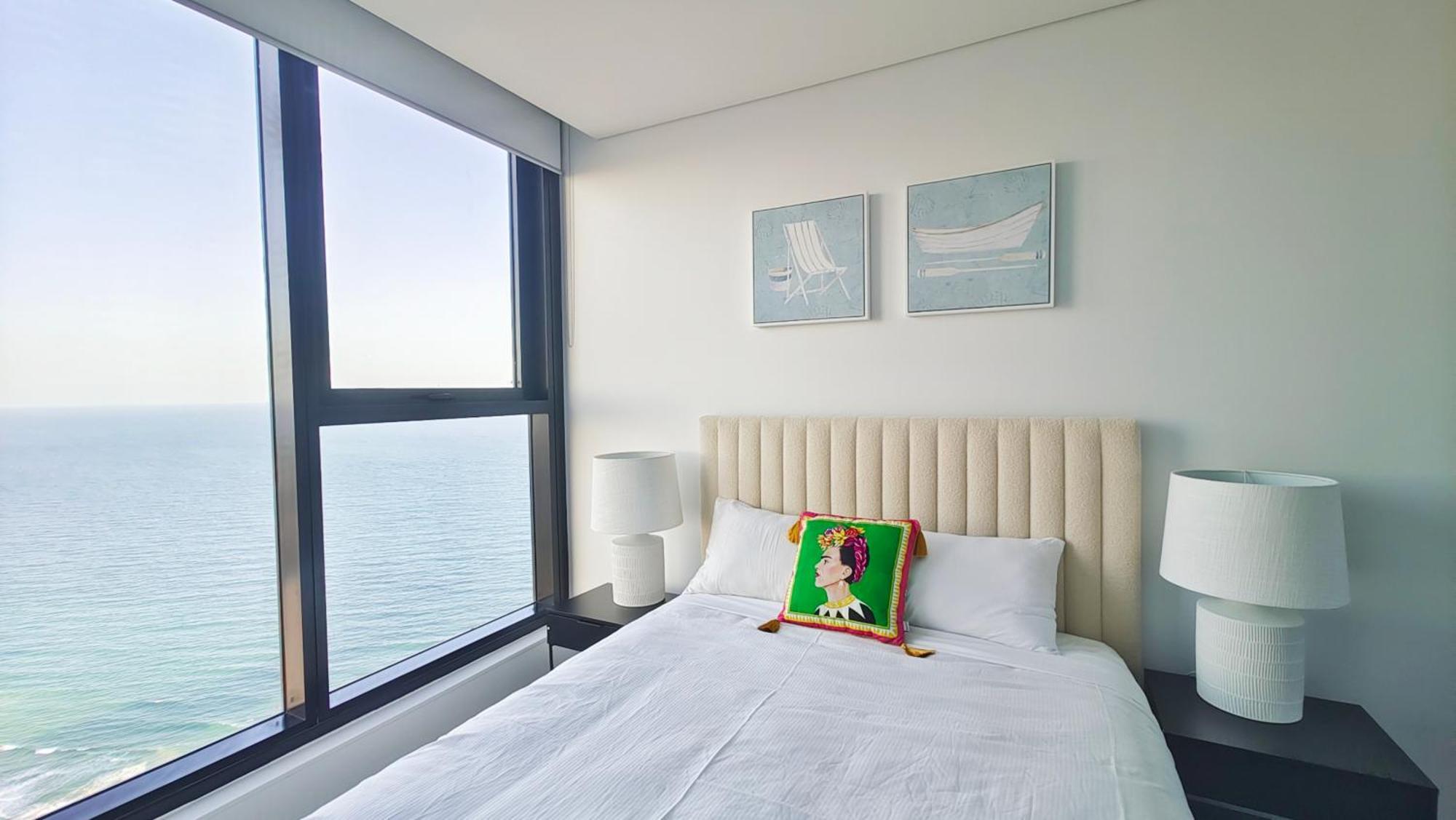 Surfers Paradise New Beachfront Apartments Голд-Кост Экстерьер фото