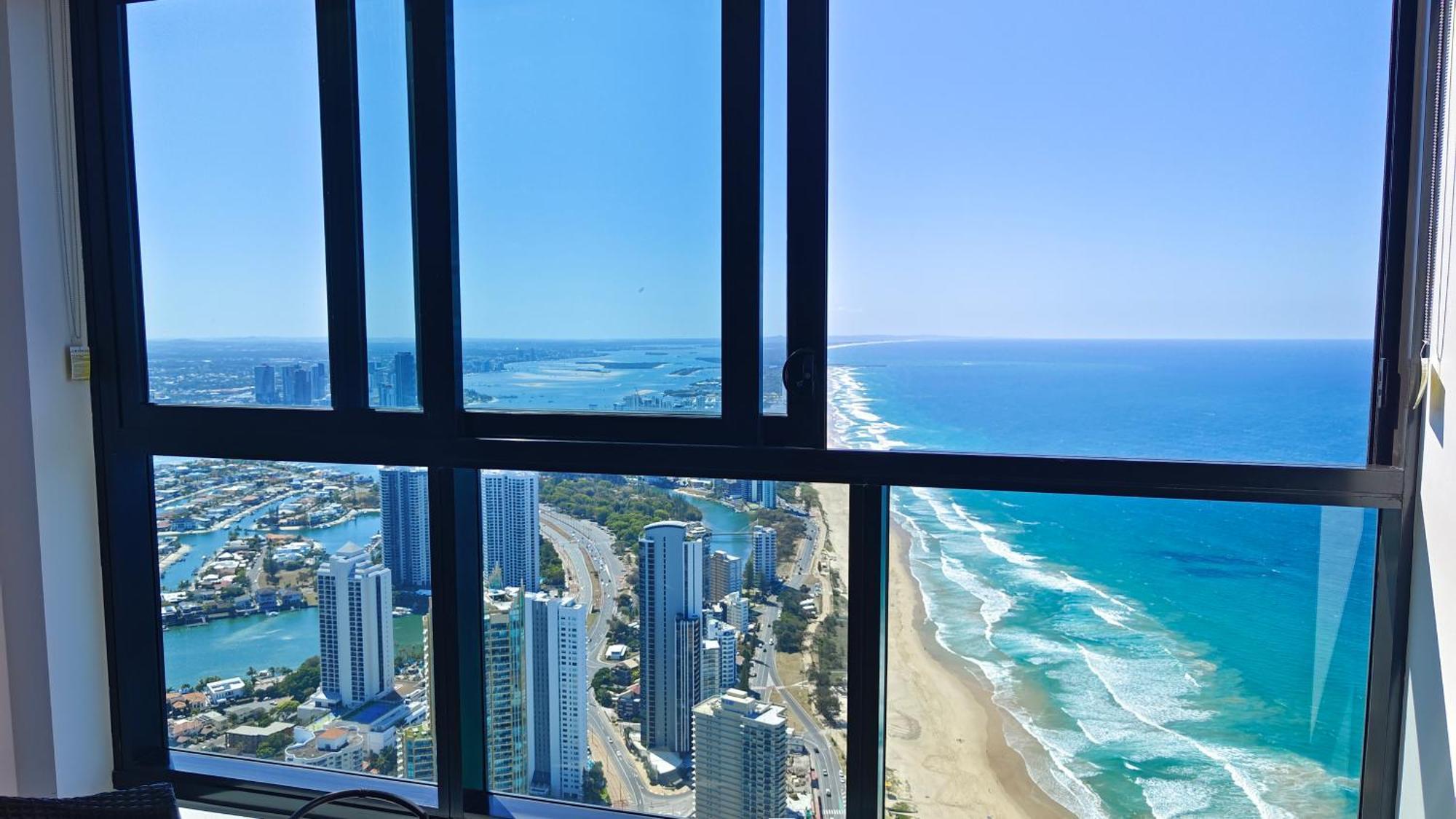 Surfers Paradise New Beachfront Apartments Голд-Кост Экстерьер фото
